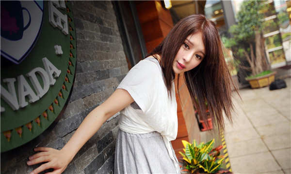 合作想找一个女性生孩子给报酬-｛找个女人生孩子多少钱｝